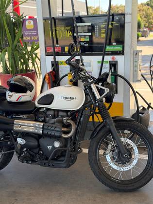 TRIUMPH STREET SCRAMBLER TRIUMPH STREET SCRAMBLER